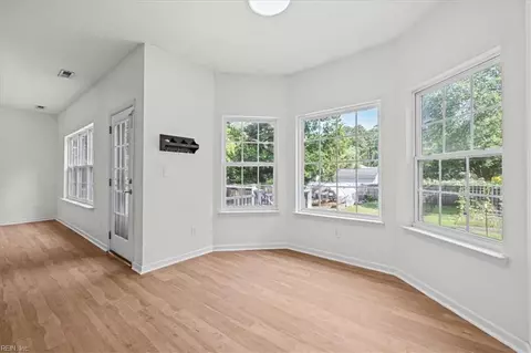 Entry Way - 725 Beach Rd, Hampton, VA 23664 photo 2 of 5