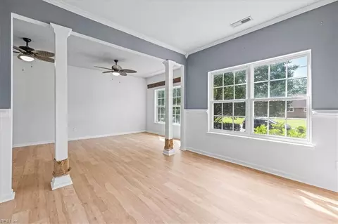 Living - 725 Beach Rd, Hampton, VA 23664 photo 4 of 13