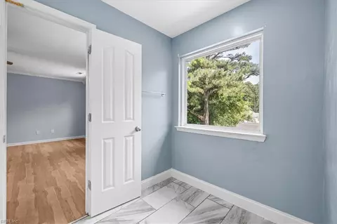 Entry Way - 725 Beach Rd, Hampton, VA 23664 photo 4 of 5