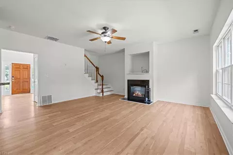 Living - 725 Beach Rd, Hampton, VA 23664 photo 10 of 13