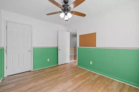 Bedroom - 725 Beach Rd, Hampton, VA 23664 photo 4 of 11