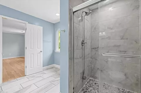 Bath - 725 Beach Rd, Hampton, VA 23664 photo 3 of 5