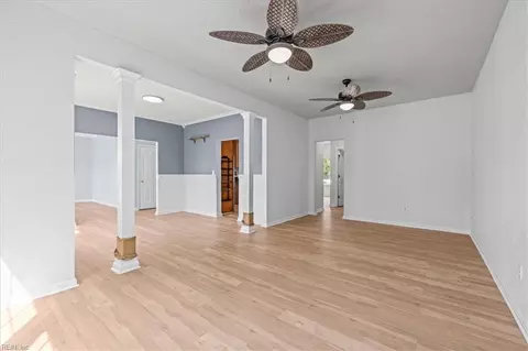 Living - 725 Beach Rd, Hampton, VA 23664 photo 7 of 13