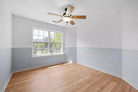 Bedroom - 725 Beach Rd, Hampton, VA 23664 photo 5 of 11