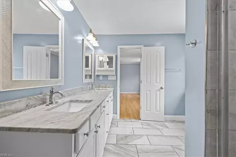 Bath - 725 Beach Rd, Hampton, VA 23664 photo 4 of 5