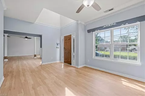Living - 725 Beach Rd, Hampton, VA 23664 photo 3 of 13