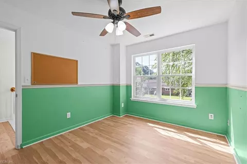 Bedroom - 725 Beach Rd, Hampton, VA 23664 photo 3 of 11