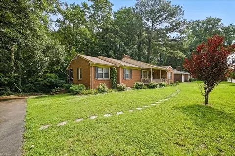 916 Maryland Ave, Suffolk, VA 23434