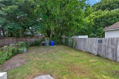 Exterior - 2209 Marshall Ave, Norfolk, VA 23504 photo 5 of 6