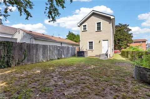 Exterior - 2209 Marshall Ave, Norfolk, VA 23504 photo 4 of 6