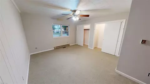Bedroom - 58 College Pl, Hampton, VA 23669 photo 3 of 9