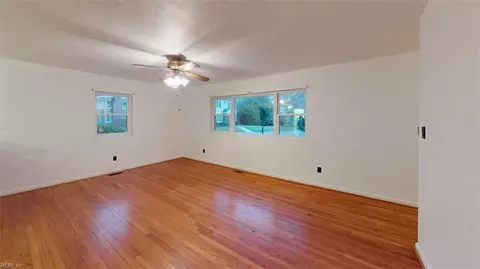Living - 58 College Pl, Hampton, VA 23669 photo 10 of 10