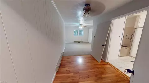 Entry Way - 58 College Pl, Hampton, VA 23669 photo 5 of 8