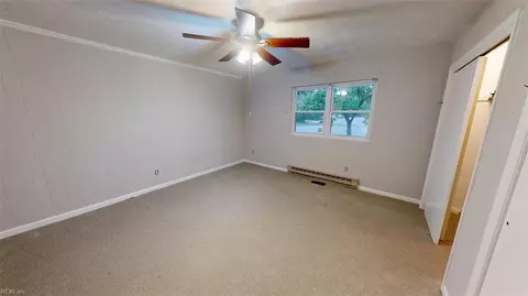 Bedroom - 58 College Pl, Hampton, VA 23669 photo 4 of 9