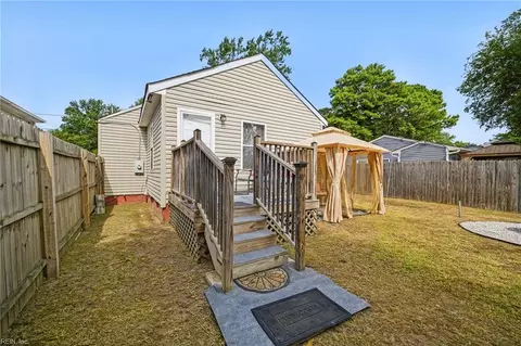 Exterior - 7422 Davidson St, Norfolk, VA 23513 photo 3 of 8