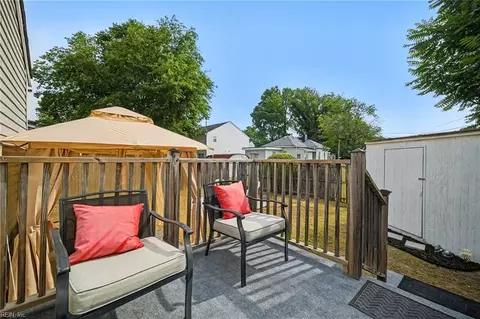 Exterior - 7422 Davidson St, Norfolk, VA 23513 photo 2 of 8