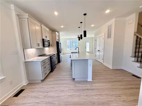 Entry Way - 1064 Mesa Loop, Chesapeake, VA 23320 photo 1 of 4