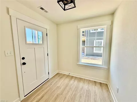 Entry Way - 1064 Mesa Loop, Chesapeake, VA 23320 photo 2 of 4
