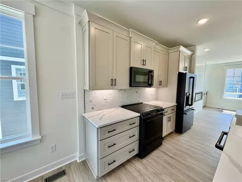 Kitchen - 1064 Mesa Loop, Chesapeake, VA 23320 photo 4 of 5