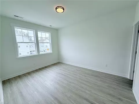 Bedroom - 709 Flatrock Ln, Chesapeake, VA 23320 photo 3 of 4