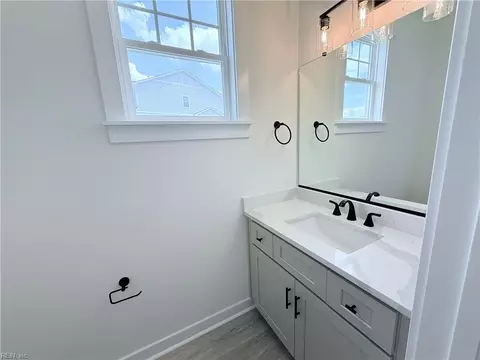 Bath - 709 Flatrock Ln, Chesapeake, VA 23320 photo 6 of 6