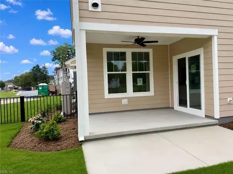 Exterior - 709 Flatrock Ln, Chesapeake, VA 23320 photo 7 of 8