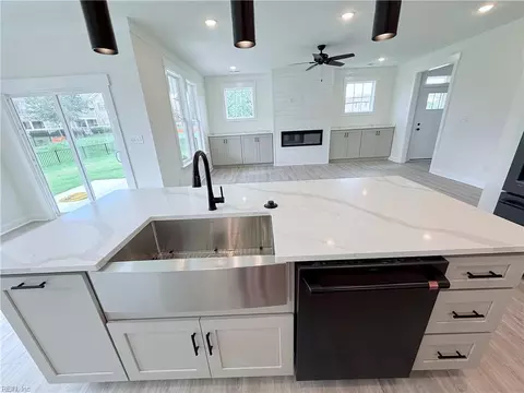 Kitchen - 709 Flatrock Ln, Chesapeake, VA 23320 photo 2 of 9