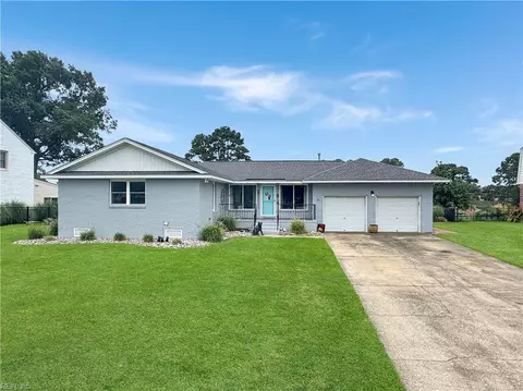 6 Lakeview Dr, Poquoson, VA 23662