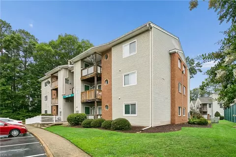 12622 Daybreak Cir, Newport News, VA 23602