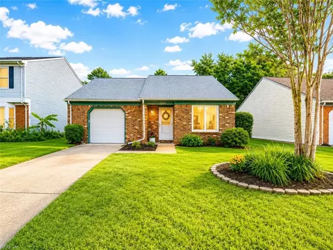 1852 Haviland Dr, Virginia Beach, VA 23454