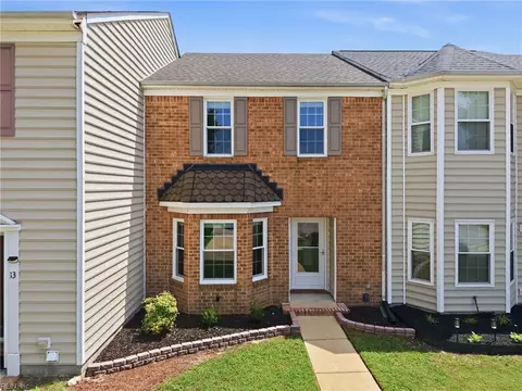 11 Tidal Ct, Portsmouth, VA 23703