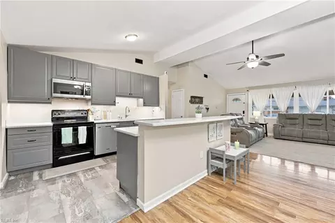 Kitchen - 1168 Pascal Pl, Norfolk, VA 23502 photo 3 of 4