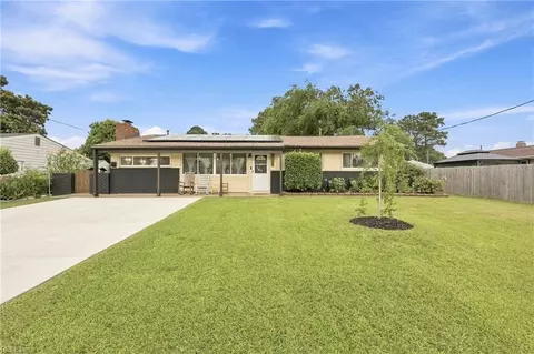 Exterior - 1168 Pascal Pl, Norfolk, VA 23502 photo 1 of 11
