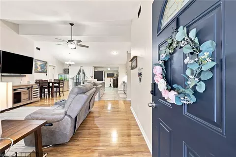 Entry Way - 1168 Pascal Pl, Norfolk, VA 23502 photo 1 of 9
