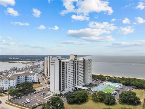 3288 Page Ave #513, Virginia Beach, VA 23451