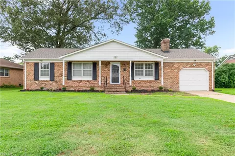 19 Bosch Ln, Newport News, VA 23606
