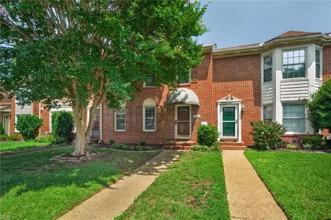 1004 Tottenham Ln, Virginia Beach, VA 23454