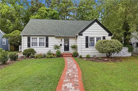 1049 S Lexan Cres, Norfolk, VA 23508