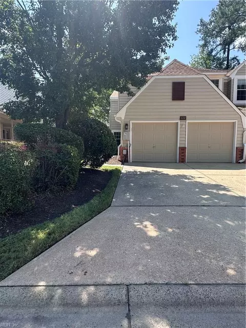 122 Brassie Dr, Yorktown, VA 23693