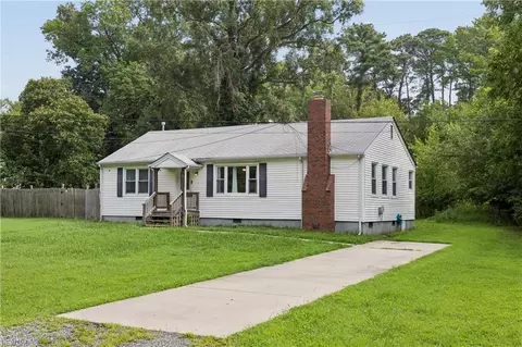Exterior - 30 Butler Dr, Hampton, VA 23666 photo 1 of 4