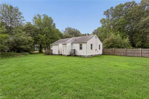 Exterior - 30 Butler Dr, Hampton, VA 23666 photo 3 of 4