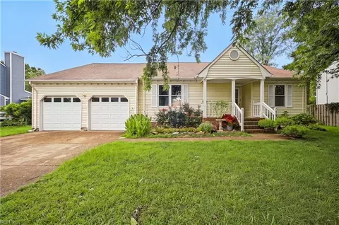 1961 Ravencroft Ln, Virginia Beach, VA 23454