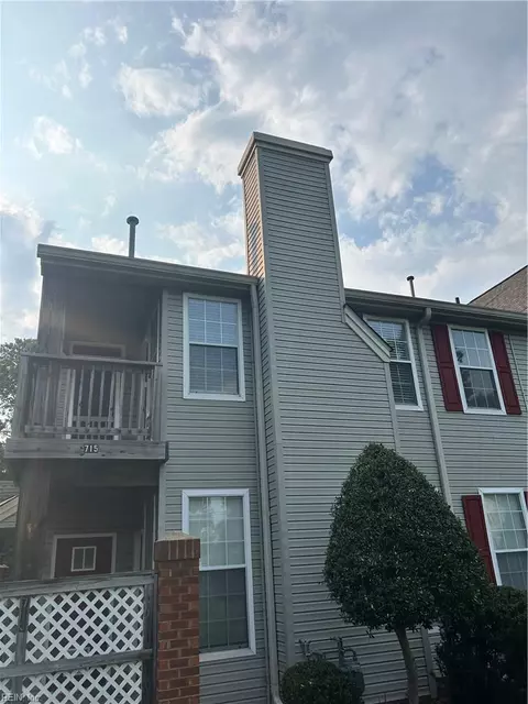 715 Daylight Ct, Newport News, VA 23602