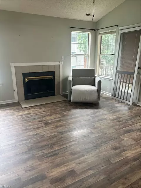 715 Daylight Ct, Newport News, VA 23602