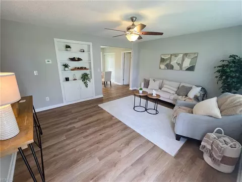 1012 Reon Dr, Virginia Beach, VA 23464