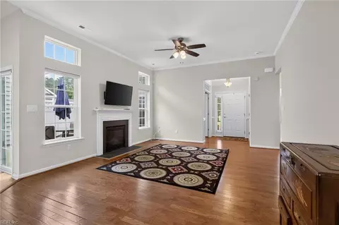 Living - 922 Vineyard Pl #D, Suffolk, VA 23435 photo 3 of 4