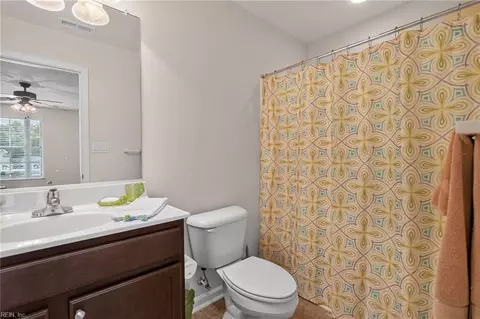 Bath - 922 Vineyard Pl #D, Suffolk, VA 23435 photo 3 of 6