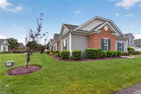 Exterior - 922 Vineyard Pl #D, Suffolk, VA 23435 photo 2 of 9