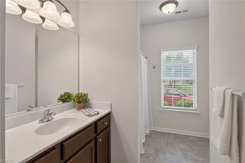 Entry Way - 922 Vineyard Pl #D, Suffolk, VA 23435 photo 5 of 5