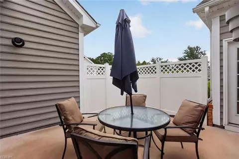 Exterior - 922 Vineyard Pl #D, Suffolk, VA 23435 photo 4 of 9